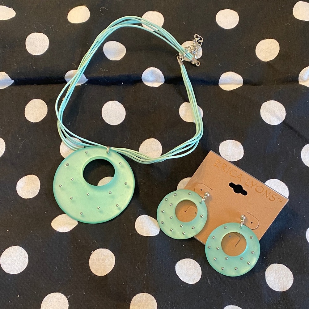 Erica Lyons Mint Green Round Pendant Necklace and Earrings Set